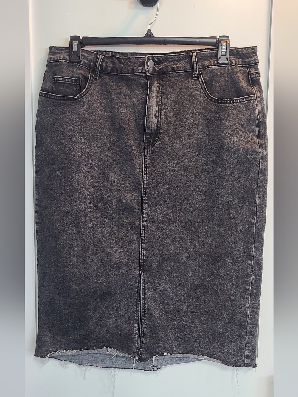 🖤SHEIN Black Washed Straight Denim Skirt🖤